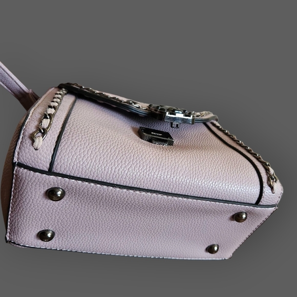 Womens Chic Chain Link Style Lavender Crossbody Bag - Picture 10 of 16